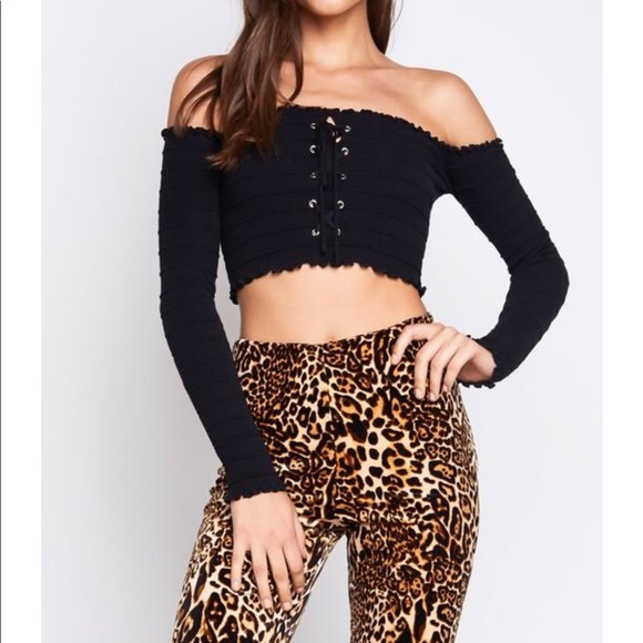 Off the shoulder lace up crop top - Picture 3 of 6